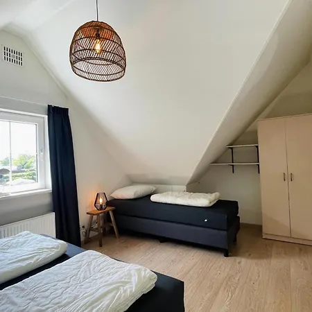 Apartment 3-person Near Forest Sint Maartensvlotbrug