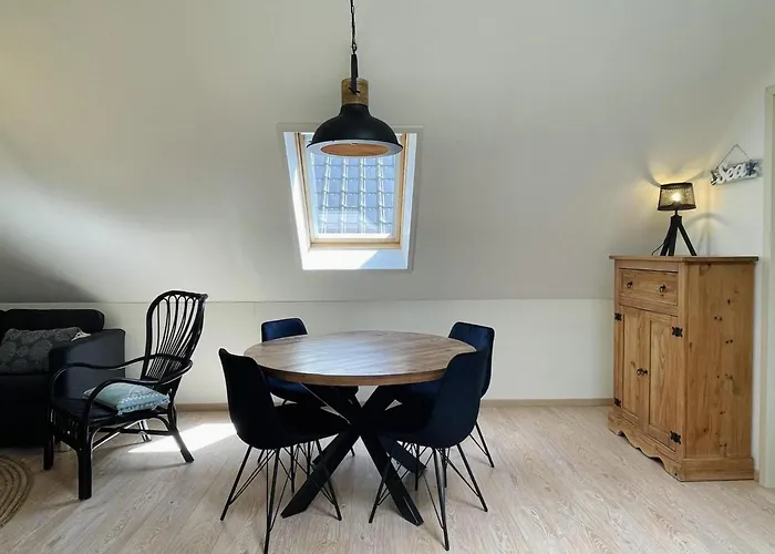 3-person Near Forest * Sint Maartensvlotbrug